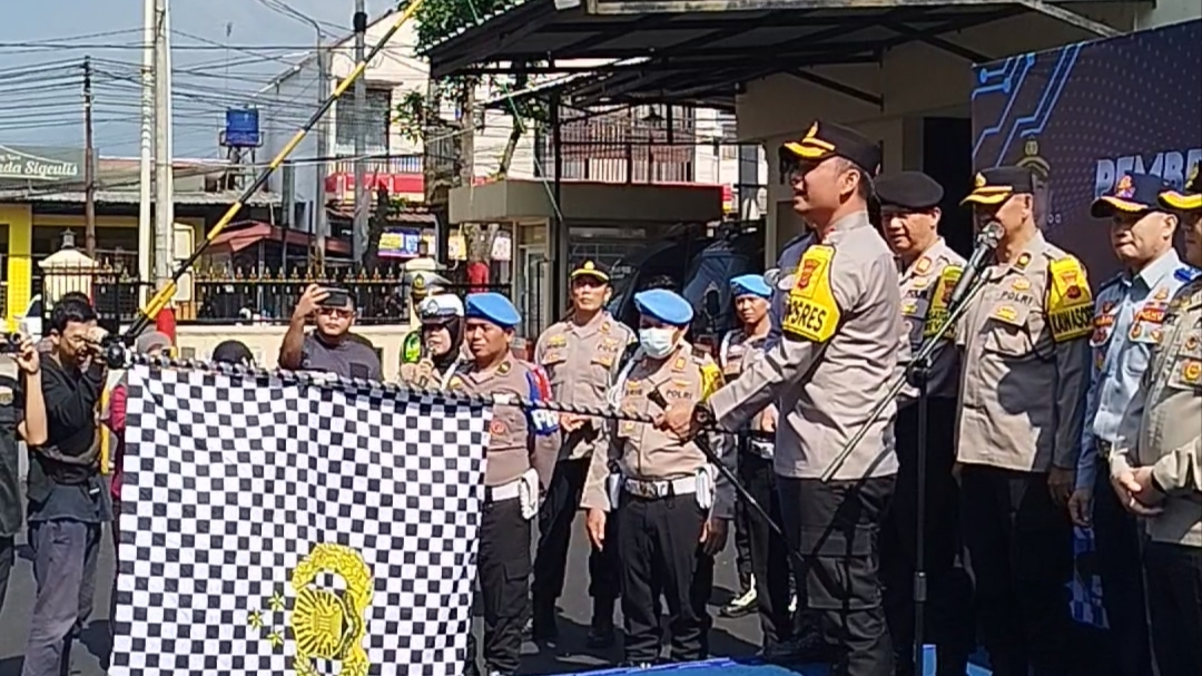 Teks: Mudik Lebaran Polres Cianjur 2026 pemberangkatan peserta di Mapolres