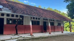 SDN Karyamukti Rusak Parah, Pengajuan Perbaikan ke Pemkab Cianjur Belum Berbuah