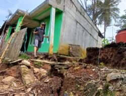 Hujan Deras Picu Pergeseran Tanah Cibokor, Dua Rumah Rusak Parah dan Masjid Retak