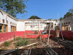 469 Ruang Kelas Rusak Berat di Cianjur, Siswa Terpaksa Belajar Bergantian