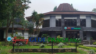 Gunung Gede Dibuka Usai 6 Bulan Ditutup, Kini Pendaki Wajib Pakai Gelang RFID