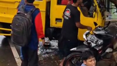 Truk Tabrak Gazebo di Sindangbarang, Empat Orang Dilarikan ke Rumah Sakit