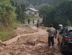 Longsor Cibokor Lumpuhkan Akses Ke Gunung Padang, Tiga Rumah Warga Terdampak