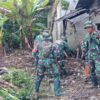 Banjir Bandang Jamali, Kodim 0608 Turun Langsung Bersihkan Rumah Warga
