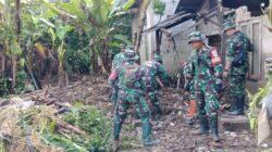 Banjir Bandang Jamali, Kodim 0608 Turun Langsung Bersihkan Rumah Warga