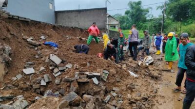 Hujan Deras Picu TPT Longsor di Pacet, Satu Pekerja Tewas Tertimbun