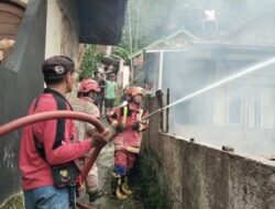 Dentuman dan Asap Pekat Warnai Kebakaran Hebat di Bojongpicung, Tiga Rumah Ludes Terbakar