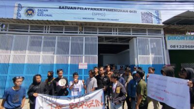 Usai Demo Ricuh, Satpol PP Cianjur Tempel Stiker Pengawasan di SPPG Cikaroya