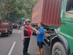 Truk Tabrak Tiga Sepeda Motor di Cikalongkulon, Empat Luka-luka