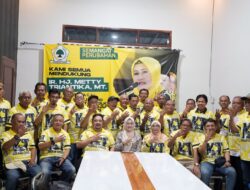 Pendukung Sebut Bu Metty Tokoh Paket Komplit Pimpin Golkar Cianjur 