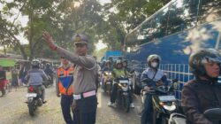 Pohon Tumbang Usai Ditabrak Kontainer, Lalu Lintas Cianjur-Bandung Kembali Normal