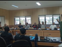 Kericuhan Warnai Pembahasan Fasos Fasum Villa Bougenville 2 di Gedung DPRD Cianjur