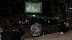 Warga Cisalak Kaler Nobar Persib vs Arema, Mahasiswa KKN UIN Bandung Jadi Motor Kebersamaan