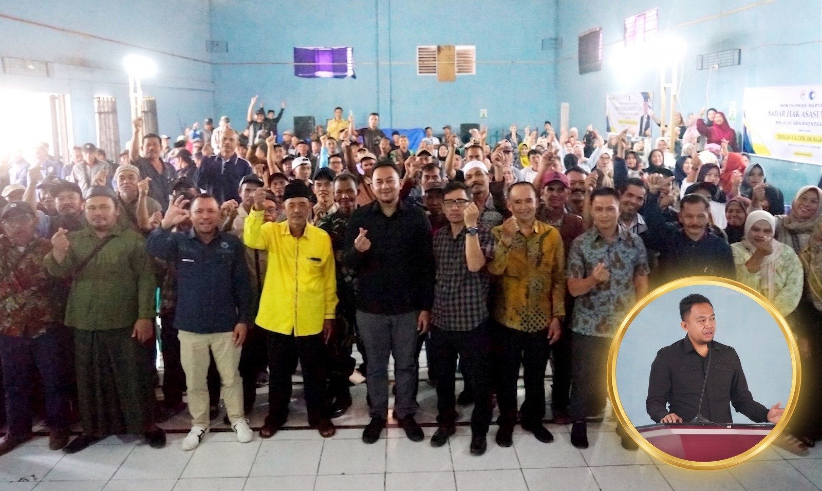 Teks: Isfhan Taufik Munggaran bersama warga saat sosialisasi P5HAM di Naringgul Cianjur.
