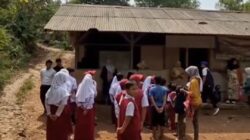 Konten Kreator Spill Bangunan SD Diduga Tidak Layak, DPRD Cianjur : Kelas Jauhnya