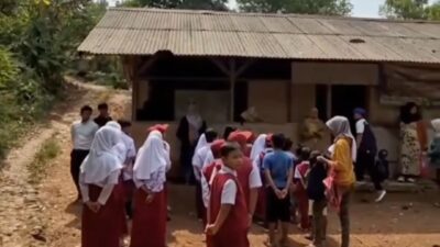 Konten Kreator Spill Bangunan SD Diduga Tidak Layak, DPRD Cianjur : Kelas Jauhnya