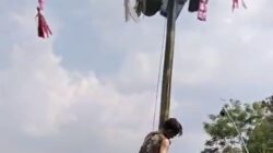 Liwet 20 Meter dan Panjat Pinang, Warga Kampung Menak Rayakan HUT RI dengan Swadaya