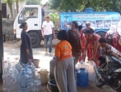 Perumdam Cianjur Distribusikan Air Bersih ke Warga Mande Terdampak Kekeringan