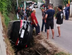 Mobil Rental Terbalik di Kampung Menak, Diduga Usai Pesta Miras