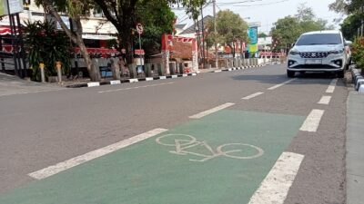 Jalur Sepeda Jadi Lahan Parkir, Dishub Cianjur Dipertanyakan