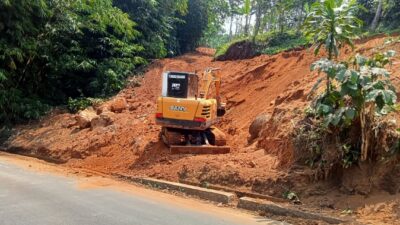 Pengerukan Lahan di Cirumput Ganggu Lingkungan, Tanah Urugan Dijual ke Padaluyu
