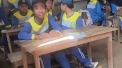 Ironi Belajar Beralaskan Tanah, Patra Singgung Pemkab Cianjur Gaungkan Kemajuan