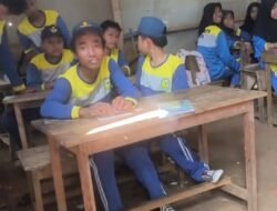 Ironi Belajar Beralaskan Tanah, Patra Singgung Pemkab Cianjur Gaungkan Kemajuan
