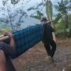 10 Kilometer dalam Tandu, Perjuangan Siti Menuju Pengobatan TB Tulang