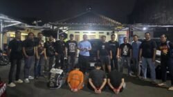 Teks: Polisi mengungkap kasus pencurian dengan kekerasan yang melibatkan anak 16 tahun di Cianjur.