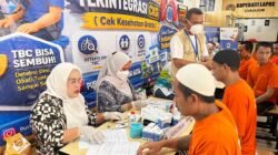 Teks: Pemeriksaan kesehatan 150 warga binaan dan pegawai Lapas Cianjur