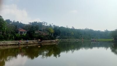 Situ Cibeureum, Wajah Baru Wisata Desa Cidadap yang Mengajak Pemancing Menepi 
