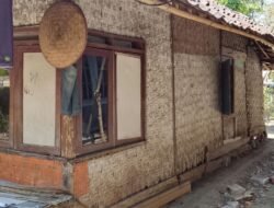 10 Tahun Menanti, Eman-Nani Bertahan di Rumah Rapuh yang Dikepung Ancaman Banjir