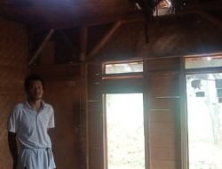 Satu Keluarga di Desa Sukaraharja Tinggal di Rumah Nyaris Ambruk