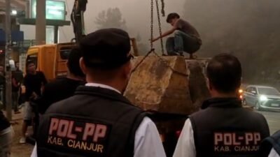 Water Barrier Tak Efektif, Pemkab Cianjur Pasang Pembatas Beton di Segar Alam