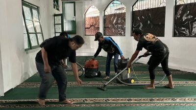 Dari Kepedulian Menjadi Ibadah, Ngerayap Community Kembali Gelar Aksi Bersih-Bersih Masjid