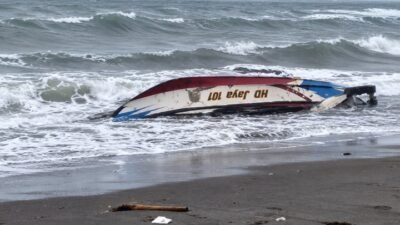Perahu Nelayan Jayanti Ditemukan di Ciwidig, Satu Nelayan Hilang